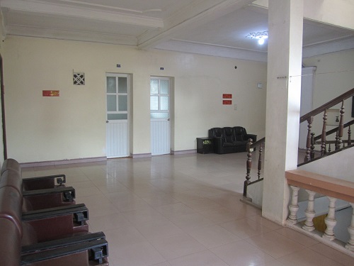 hanhlang_khach_san_binh_minh_cua_lo