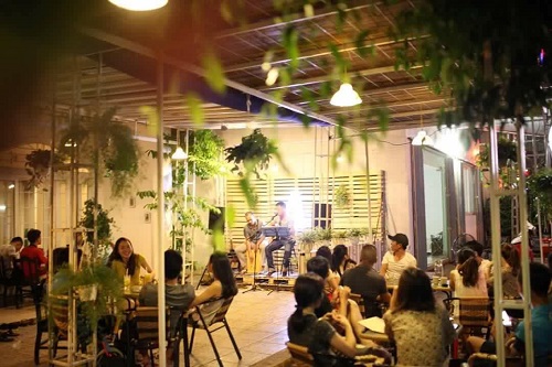 An Viên Coffee - Góc tĩnh lặng nơi Phố biển