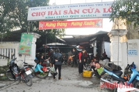 Dân dã Chợ hải sản Thu Thủy